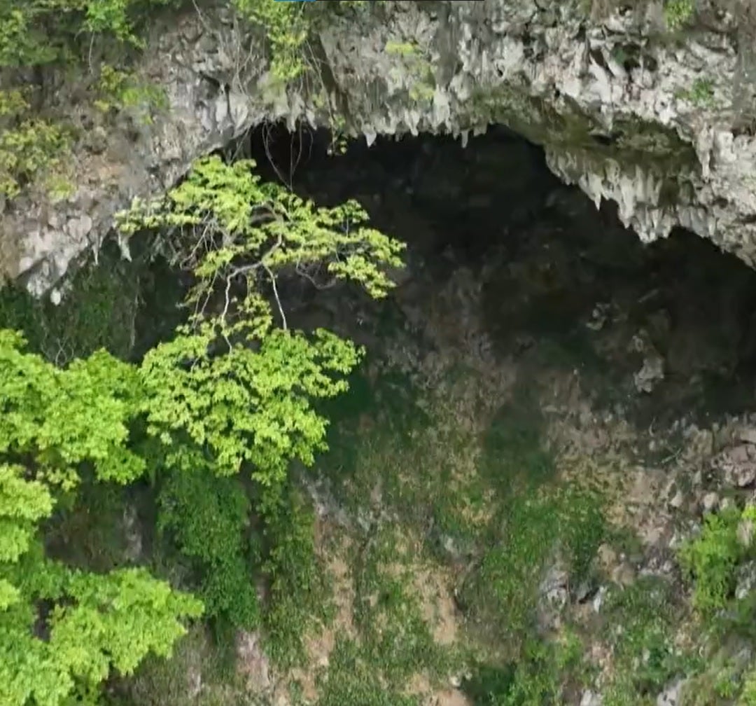 China Scientists Find Massive 630ft-deep Sinkhole With An Entire Hidden ...